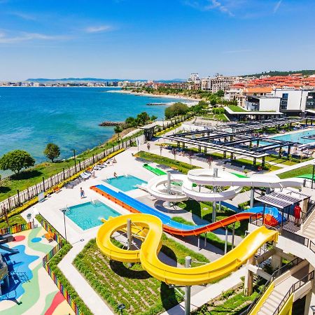 Voya Beach Resort Sveti Vlas Exterior foto View of the water park