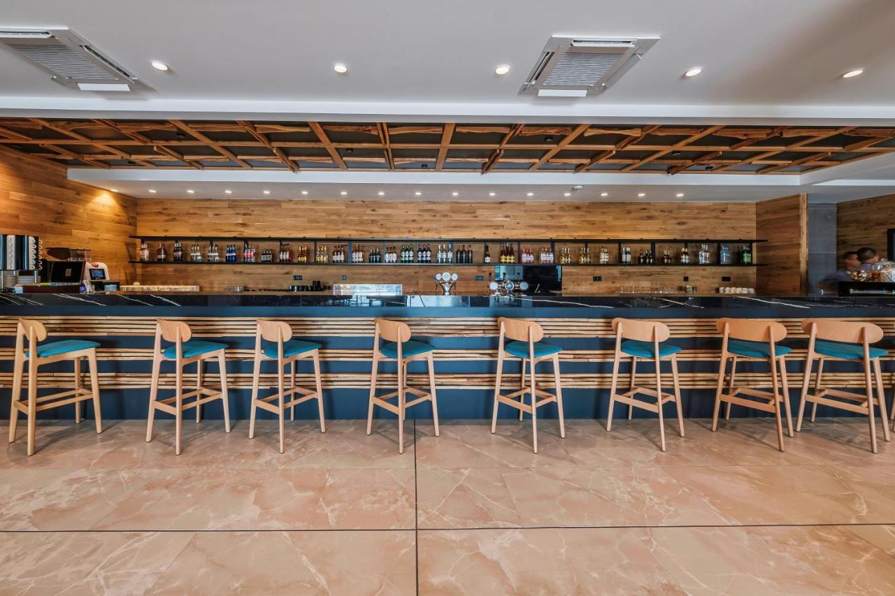 Voya Beach Resort Sveti Vlas Exterior foto The bar at the 2018 edition of the World Economic Forum