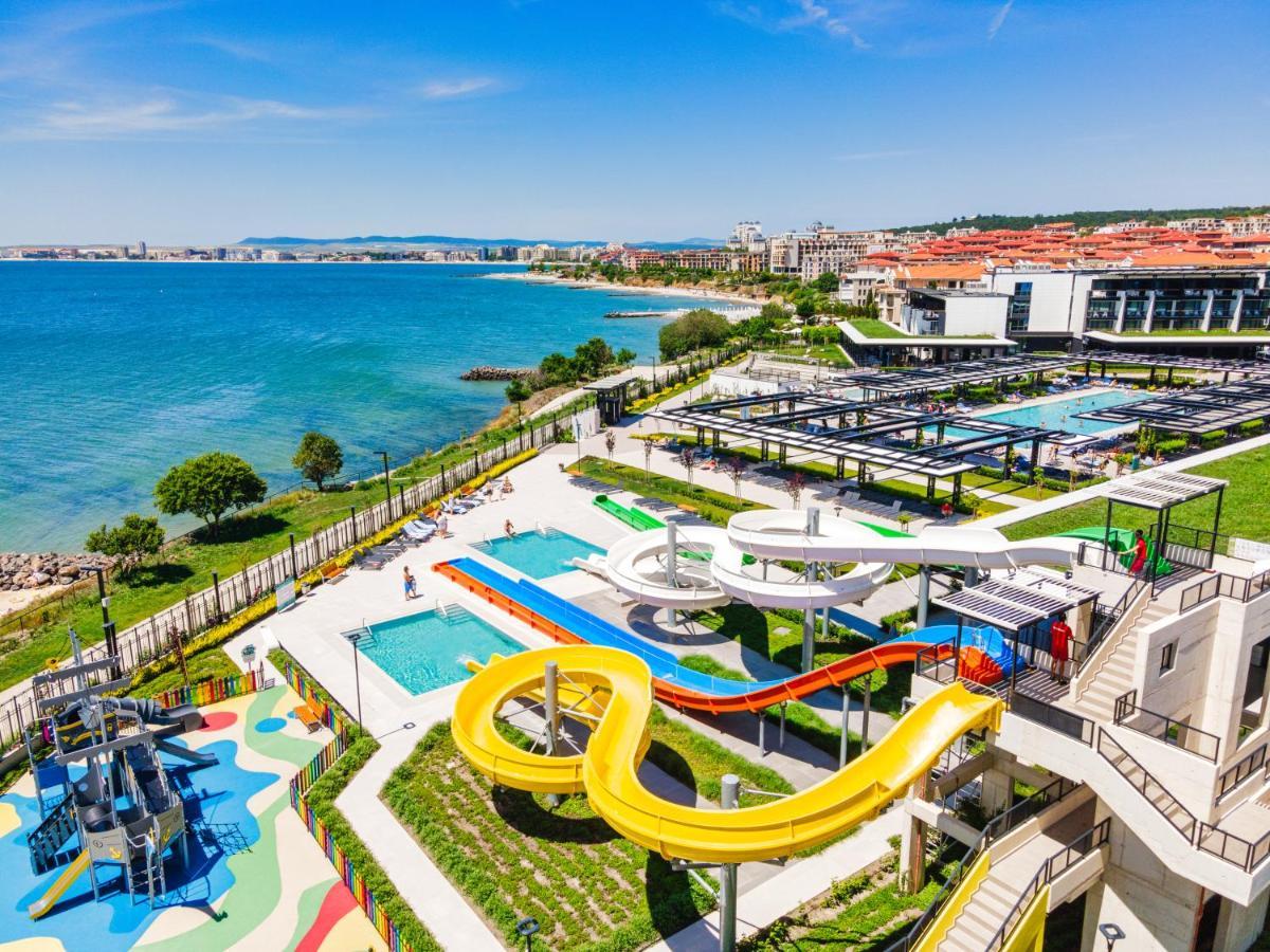 Voya Beach Resort Sveti Vlas Exterior foto View of the water park