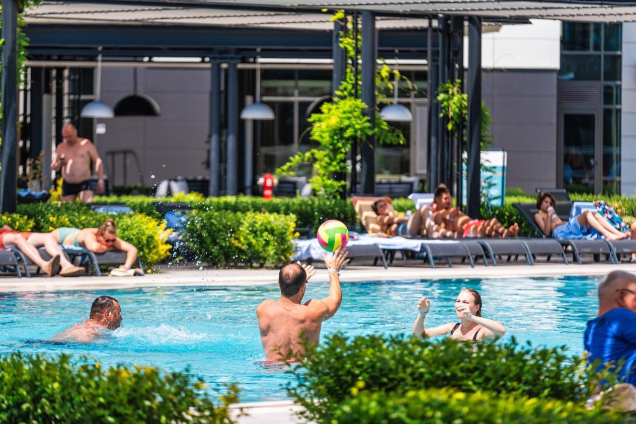Voya Beach Resort Sveti Vlas Exterior foto Swimming pool in Belgrade