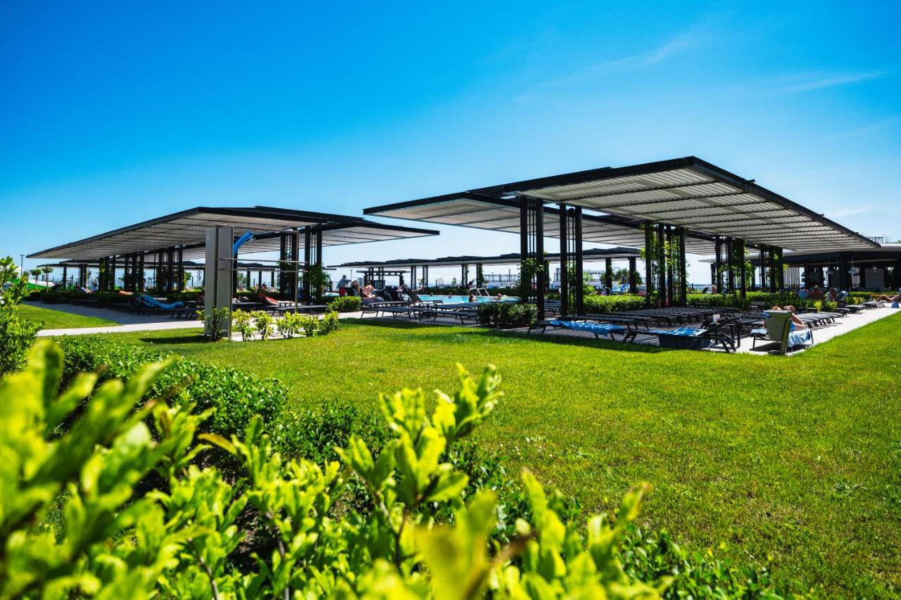 Voya Beach Resort Sveti Vlas Exterior foto The rooftop garden
