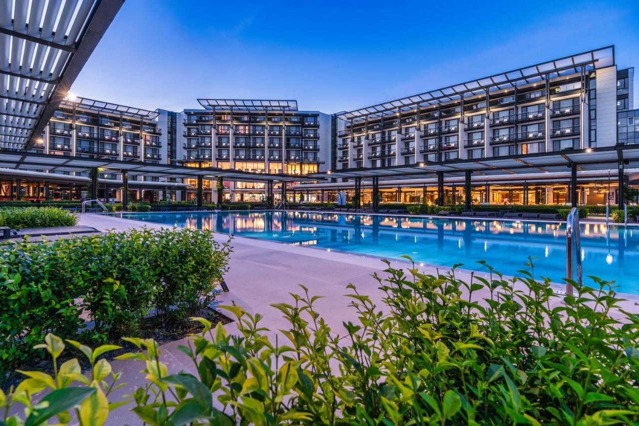 Voya Beach Resort Sveti Vlas Exterior foto The hotel's main building