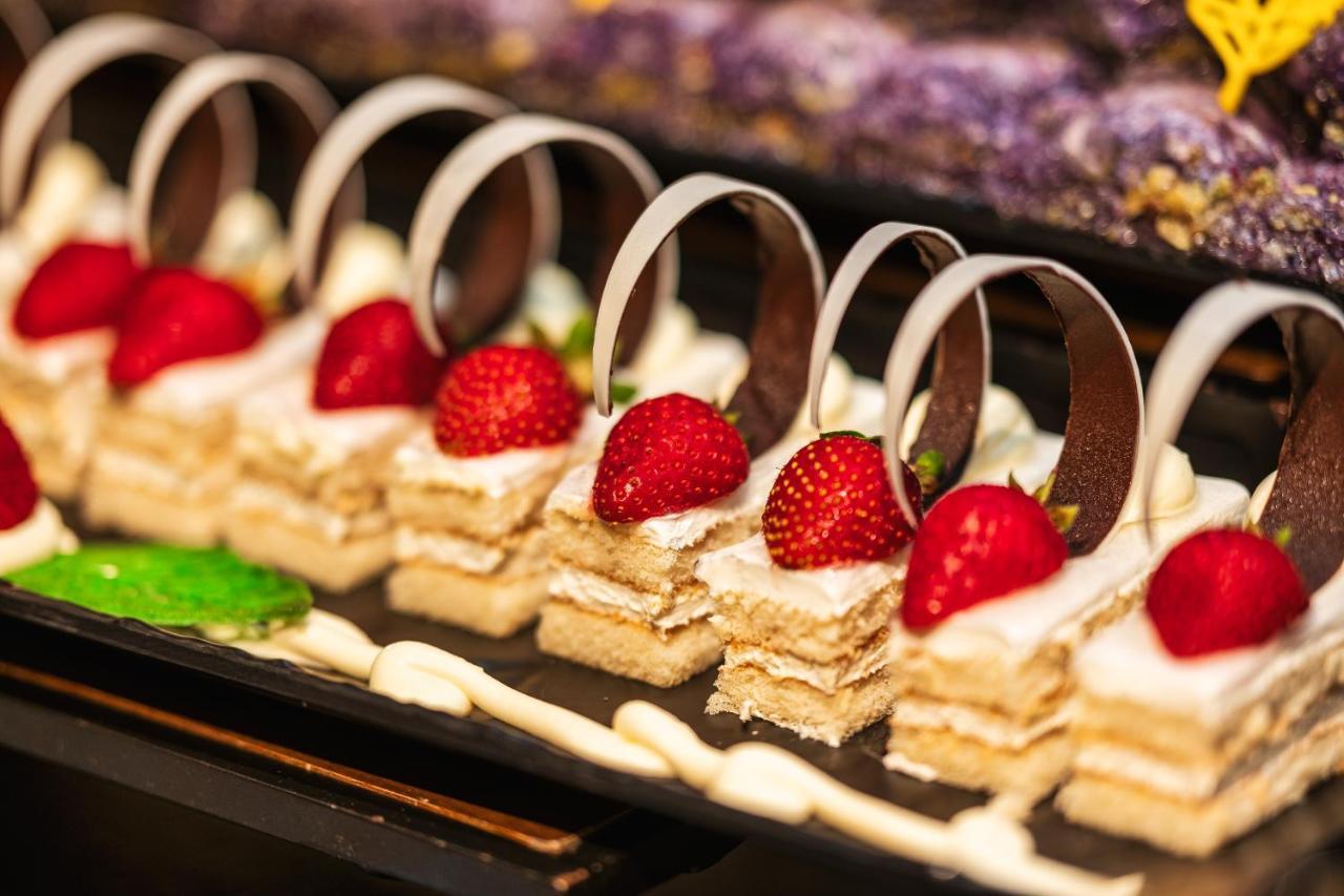 Voya Beach Resort Sveti Vlas Exterior foto Petit fours