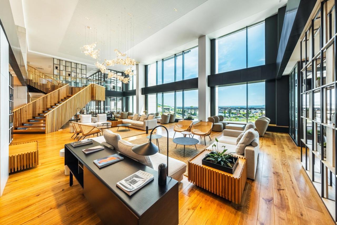 Voya Beach Resort Sveti Vlas Exterior foto The Library at The Standard East Village